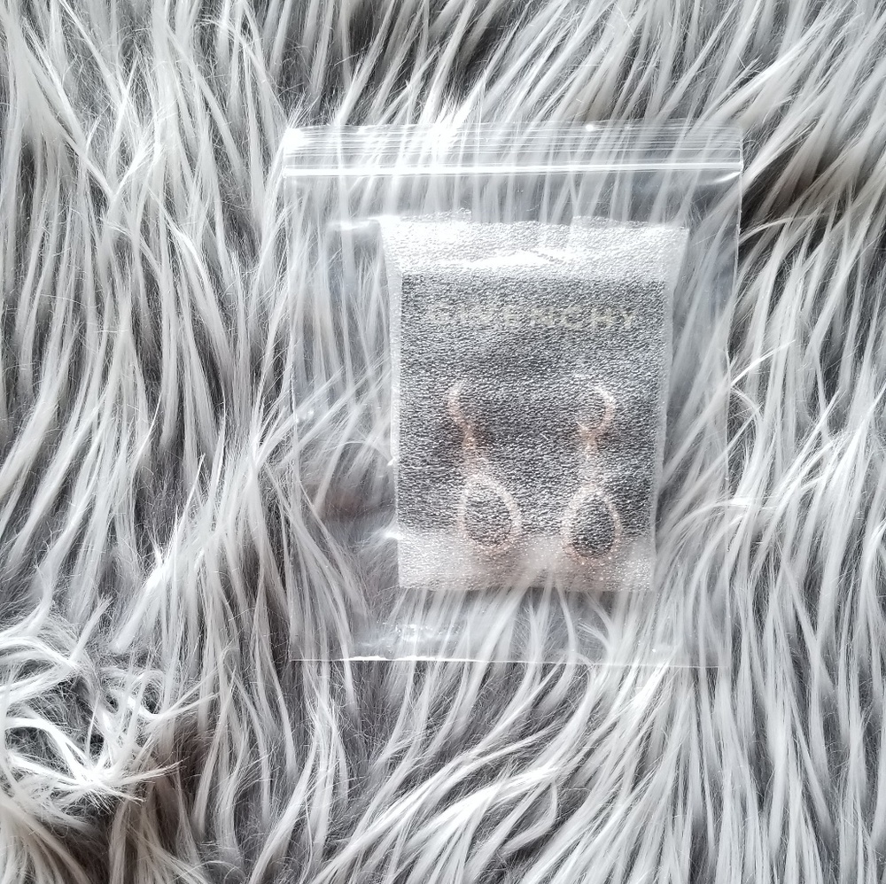 🍒NWT🍒 GIVENCHY EARRINGS - Picture 5 of 5